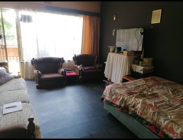 2 BEDROOM APARTMENT FOR SALE IN PRIMROSE